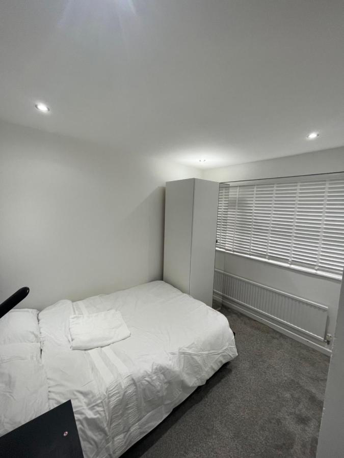 Tilbury Docks Rooms For Short Letting Екстер'єр фото